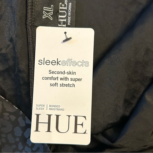HUE Ladies Sleek Effects High Rise Biker Shorts, Black Leopard Embossed XL NEW - Picture 8 of 11